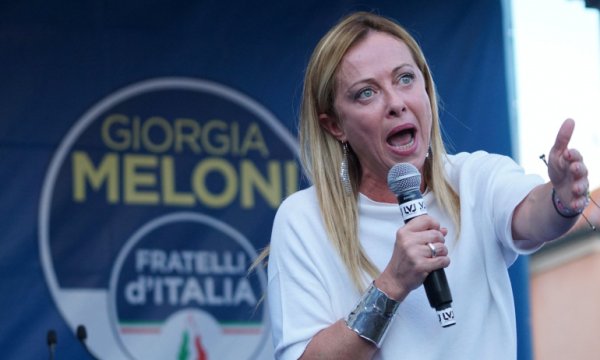 Mussolini hayranı Giorgia Meloni İtalya’nın ilk kadın başbakanı oluyor