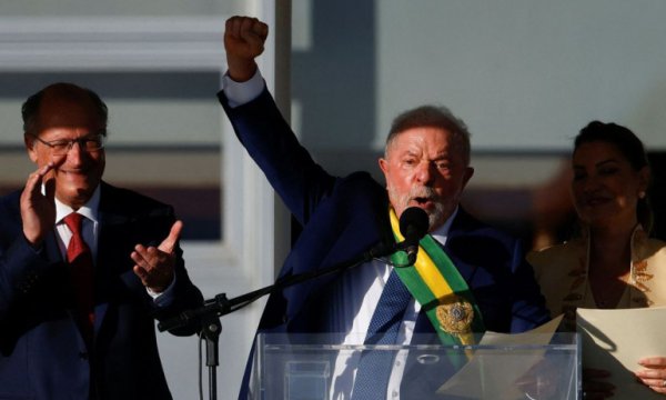 Hapisten başkanlığa... Brezilya'da Lula da Silva koltuğu devraldı