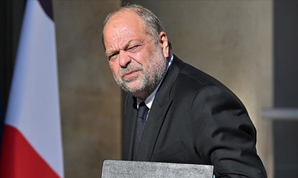 Fransa Adalet Bakanı'ndan Müslümanlara yönelik "ayrımcı" ifadeleri nedeniyle Fransız yazara tepki