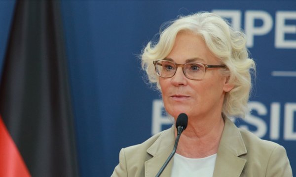 Almanya Savunma Bakanı Lambrecht görevinden istifa etti