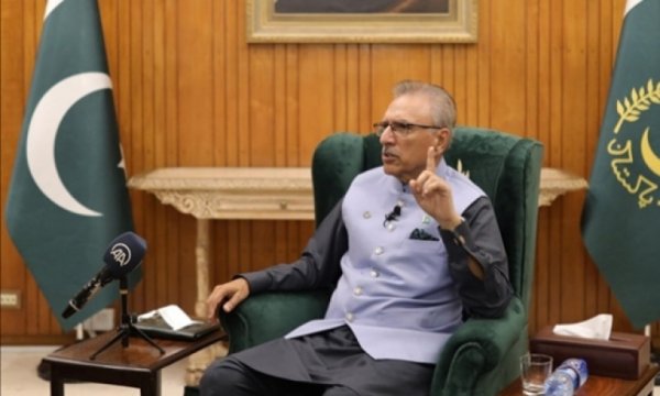 Pakistan Cumhurbaşkanı Alvi, İmran Han konusunda uyardı: "Ateşle oynamak olur"