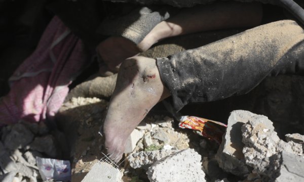 İsrail, Gazze'deki mülteci kampını bombaladı