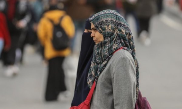 AB'den kamu idarelerinde başörtüsü yasağı uygulaması 