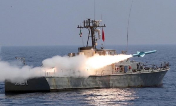 Yemen terörist İsrail'e ait gemiyi vurdu!