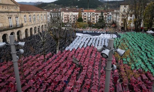 AP üyesi Wallace'a göre Avrupa halkları hükümetlerin aksine Gazze'nin yanında 