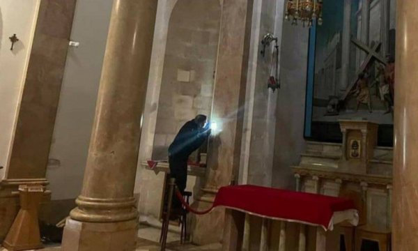 Yahudiler bu sefer kiliseye saldırdı: 'Hristiyanlara ölüm!'