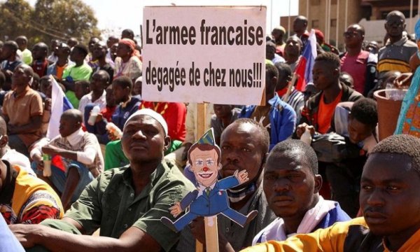 Fransa, Mali'nin ardından Burkina Faso'dan da çekiliyor: İki ülke ortak federasyonu görüştü