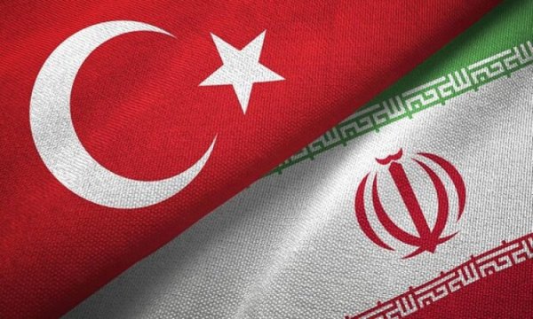 İran, Türkiye'ye yardım malzemeleri taşıyan 2 uçak daha gönderdi