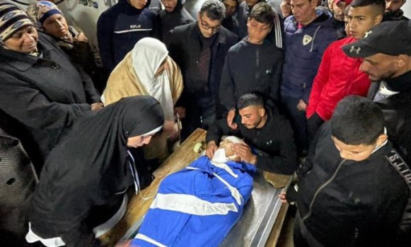 İsrail güçlerinin başından vurduğu 16 yaşındaki Filistinli çocuk hayatını kaybetti