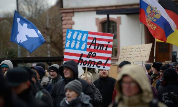 Almanya'da ABD'ye büyük tepki: 'Amerika defol!'