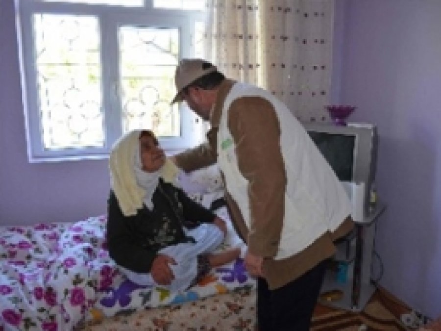 HASENE, Kovancılar'da 300 Aileye Et Dağıttı