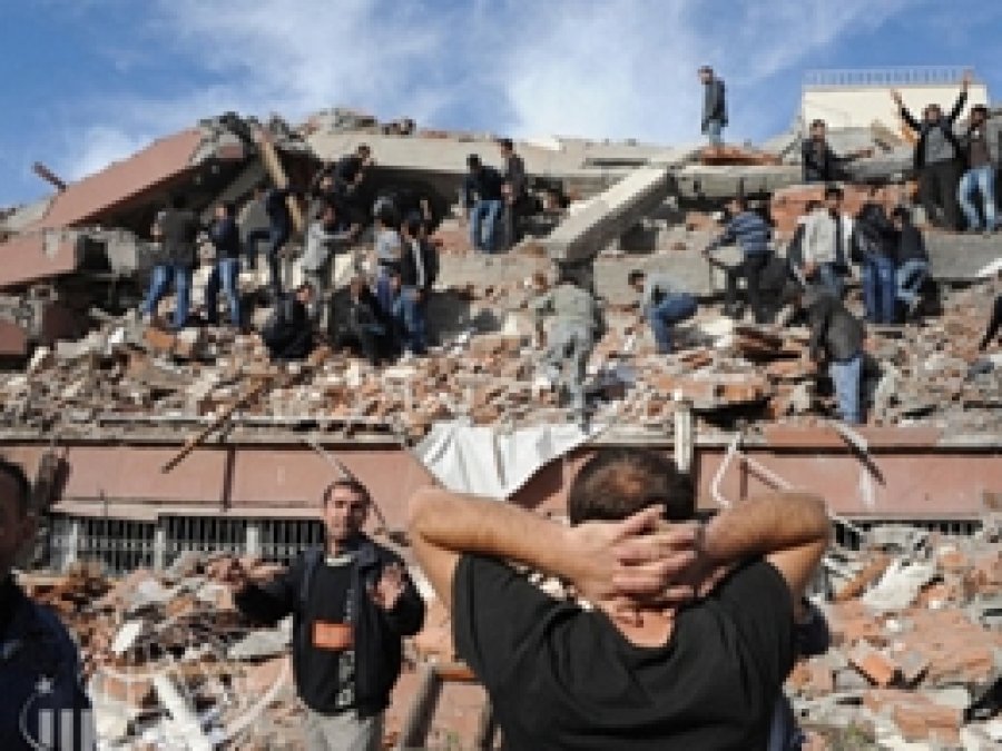 Van'da 18 Kişiye Mezar Olan Binanın Sahibi Tutuklandı