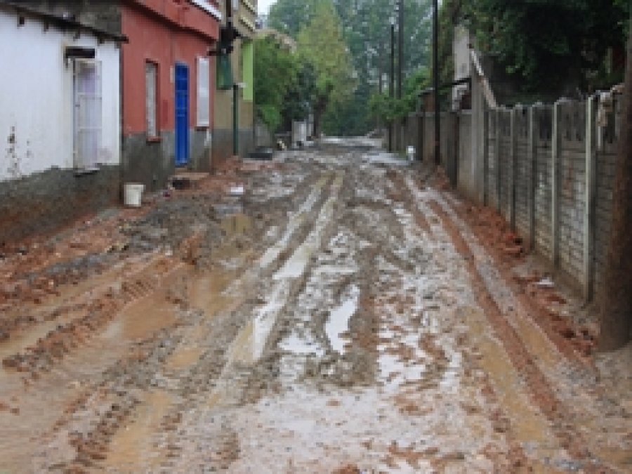 Kanalizasyon Çalışması Hayatı Felç Etti