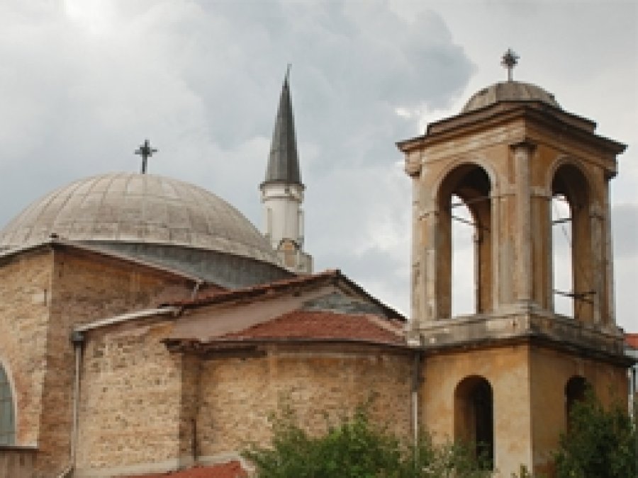 Kilise ve Havraya 'Camii' Muamelesi!