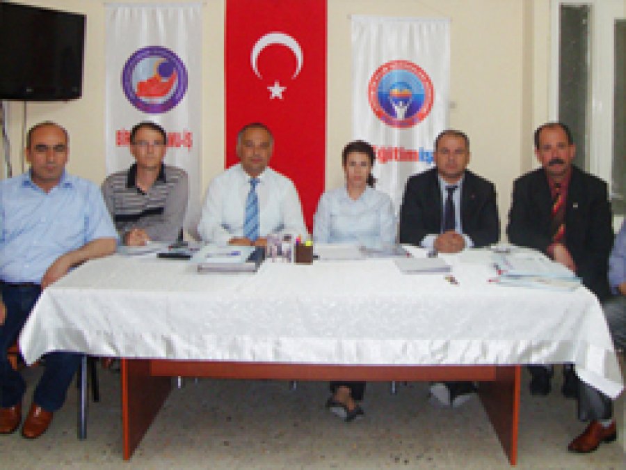 Eğitim İş Sendikası Başörtüyle Mücadele Çağrısında Bulundu