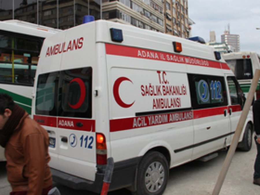 Araç Lastiği Patladı: 1 Yaralı