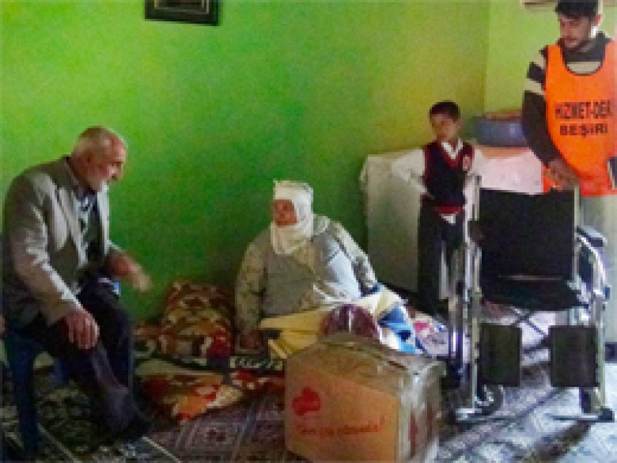 Yoksul Baba Kızını Kaybetmekten Korkuyor