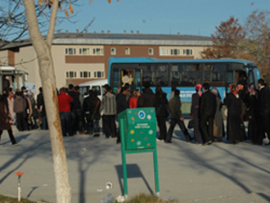 YYÜ' de Kuyruk Çilesi Bitmiyor