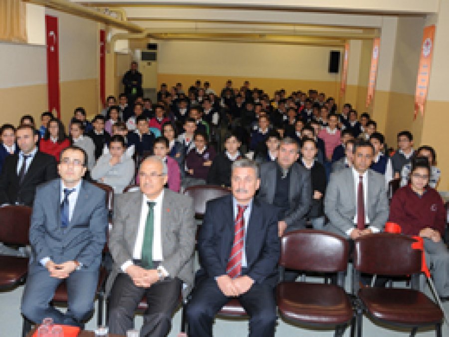 Mavi Kapaklar 2 Engelli Öğrenciyi Sevindirdi