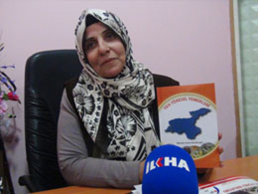 Van'ın Yöresel Yemeklerini Kitaplaştırdı
