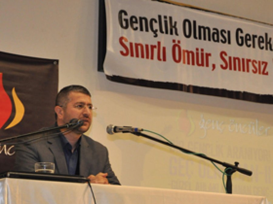 İstanbu'da 'Bir Gençlik Aranıyor' Konferansı