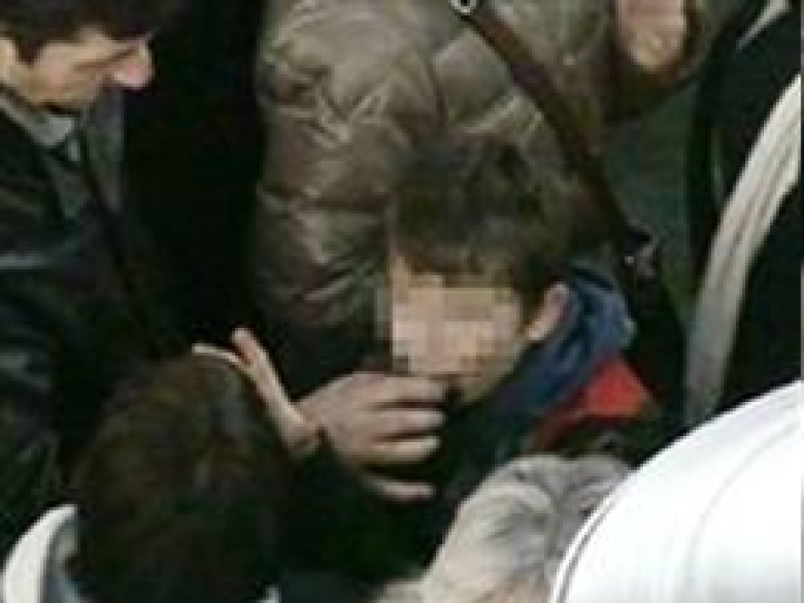 Alışveriş Merkezinde Çocuklara İçki İkramı