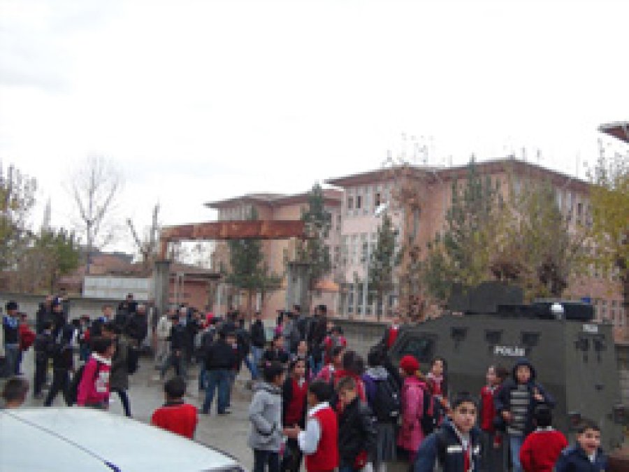Okulda Yangın Paniği