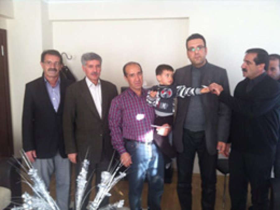 Kazada Ölen Öğretmenin Ailesine Yardım