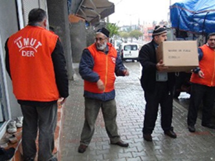 Adana Umut Der'den Ceylanpınar'daki Suriyelilere Yardım