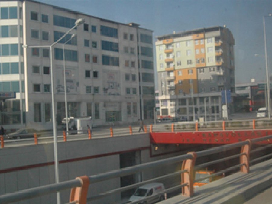 İki Nisan Kavşağı Trafiği Rahatlattı