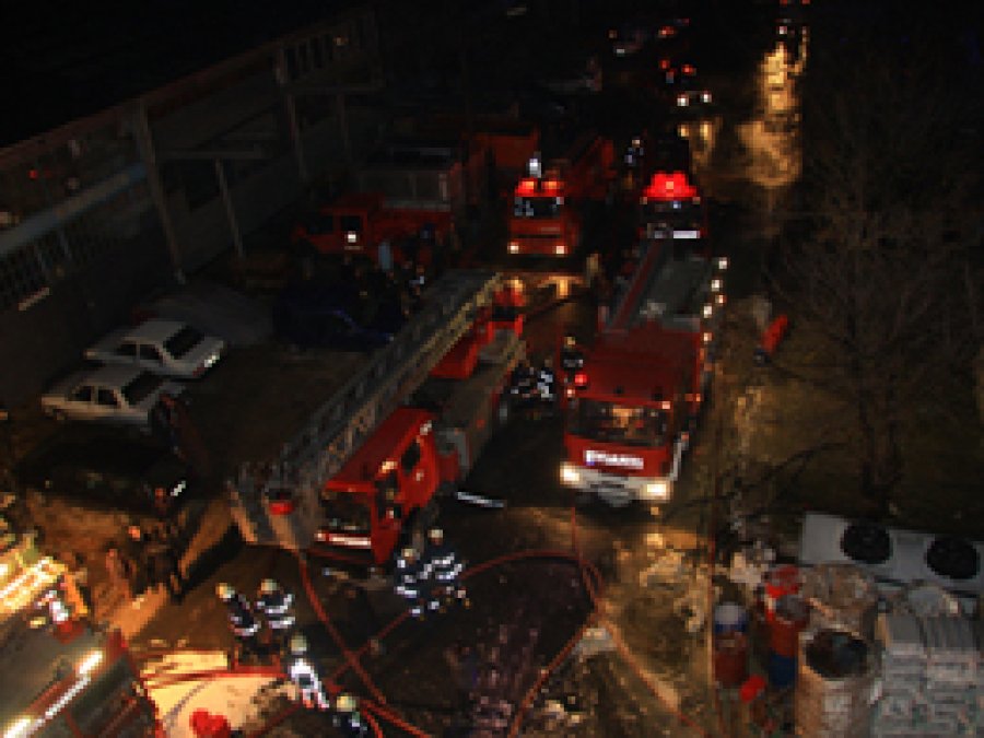 Fabrikada Patlama; 1 Ölü, 4 Yaralı