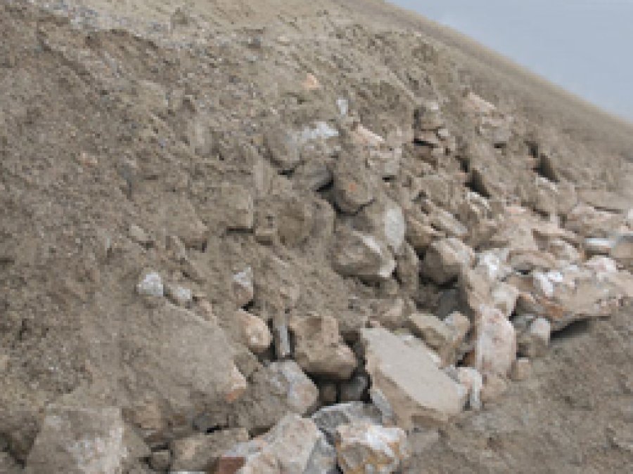 Heyelan, Bin 800 Yıllık Duvarı Ortaya Çıkardı 