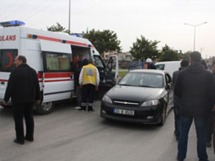 Işıksız Kavşakta Her Gün Kaza Meydana Geliyor