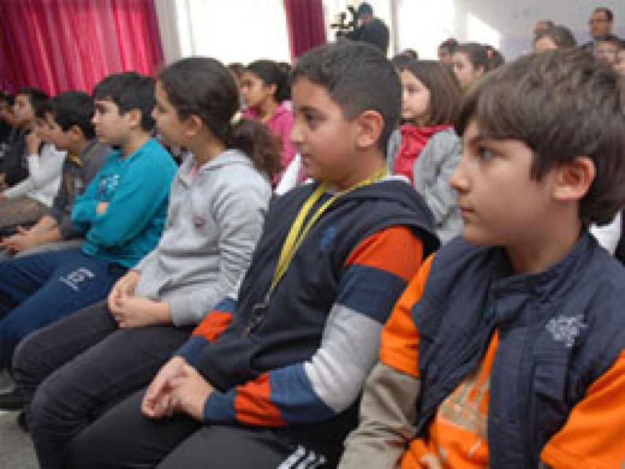 Çocuklara Çevre Eğitim Semineri Veriliyor