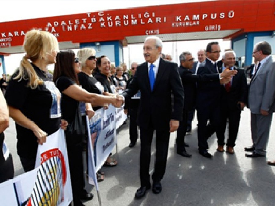 Kılıçdaroğlu Mustafa Balbay'ı Ziyaret Etti