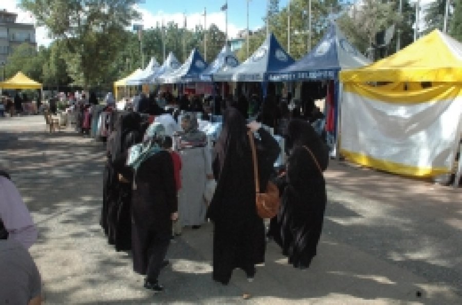Antep'te Hayır Kermesine Yoğun İlgi