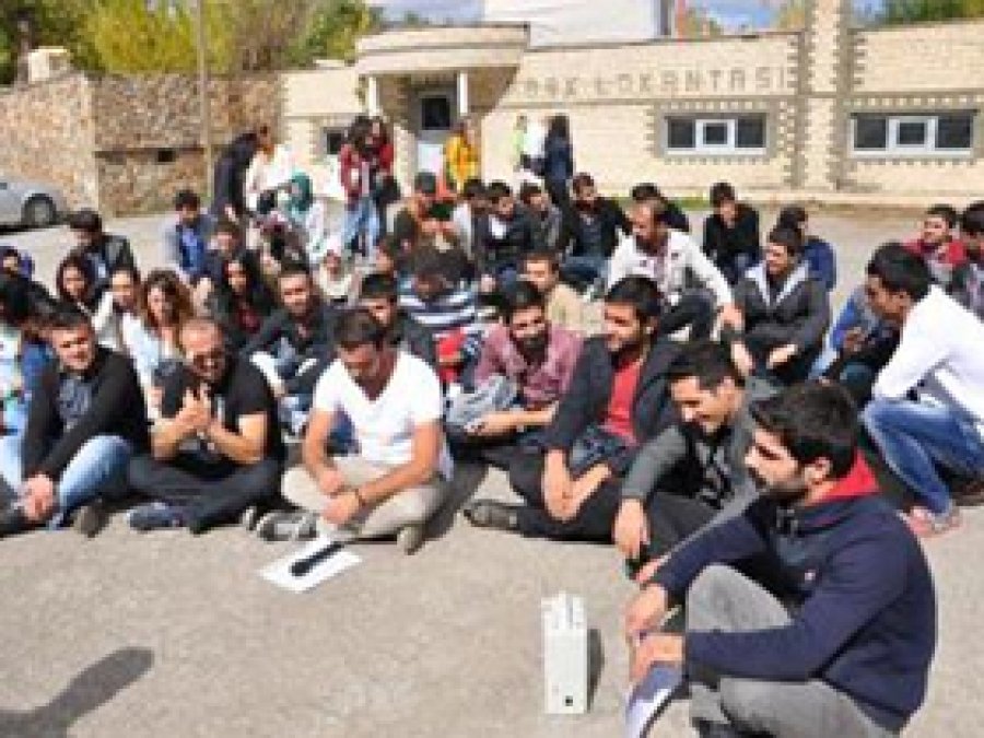 Alparslan Üniversitesi'nde Ulaşım Sorunu Sürüyor