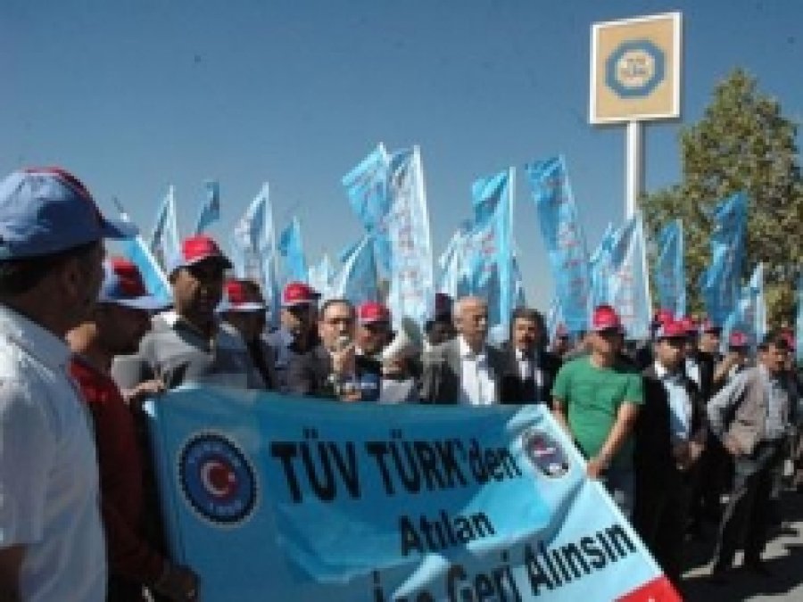 Antep'te İşten Atılan TÜV TÜRK Çalışanları Eylemi