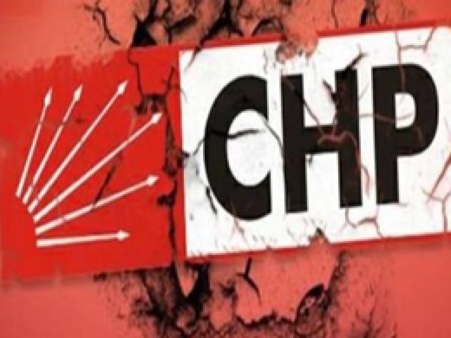 CHP'deki Karışıklık İstifa Getirdi