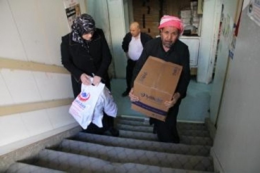 Bülbülzade Vakfı'ndan 200 Suriyeli Aileye Yardım
