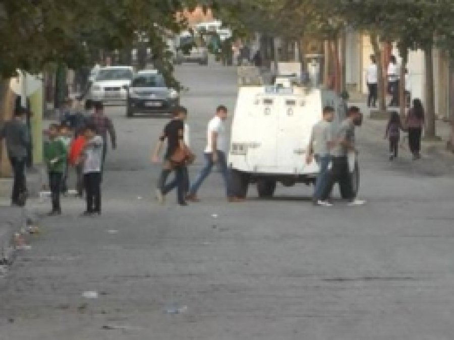PKK'li Eylemciler Halkı Bayramda da Rahat Bırakmadı