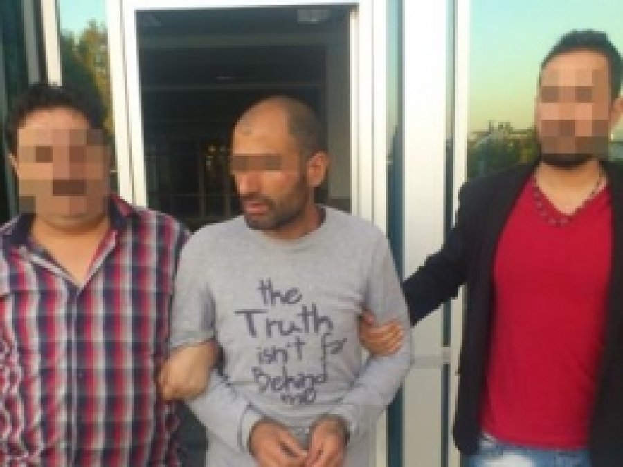 Tarsus'ta Hırsızlık İddiasıyla 3 Kişi Tutuklandı