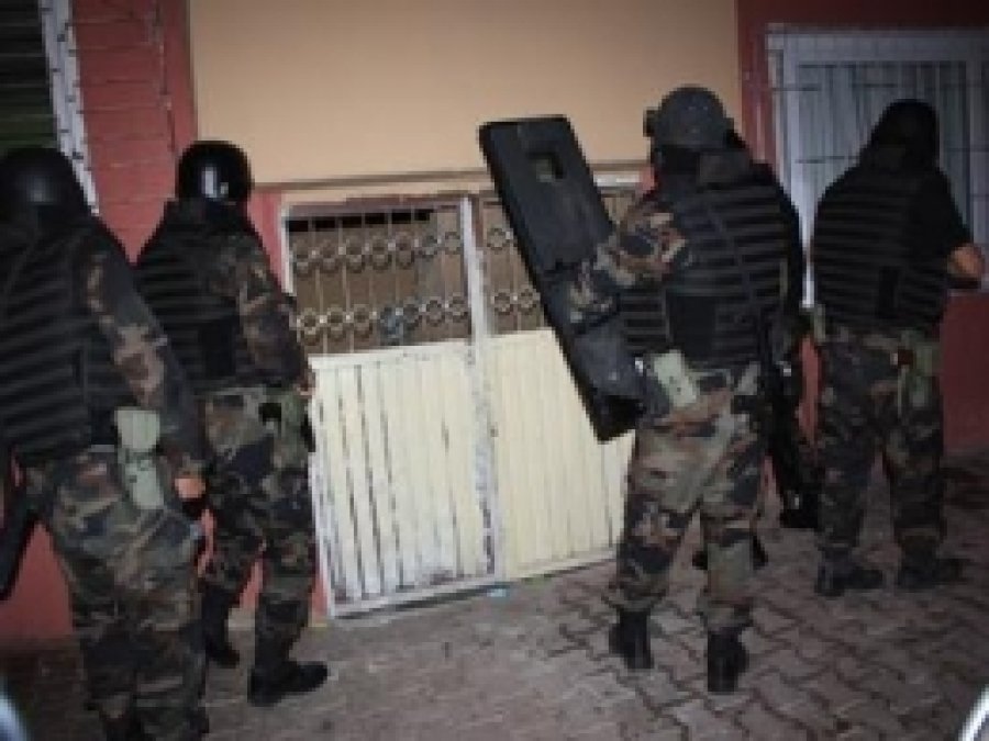 Mersin'de Uyuşturucu Baskınları: 13 Gözaltı 