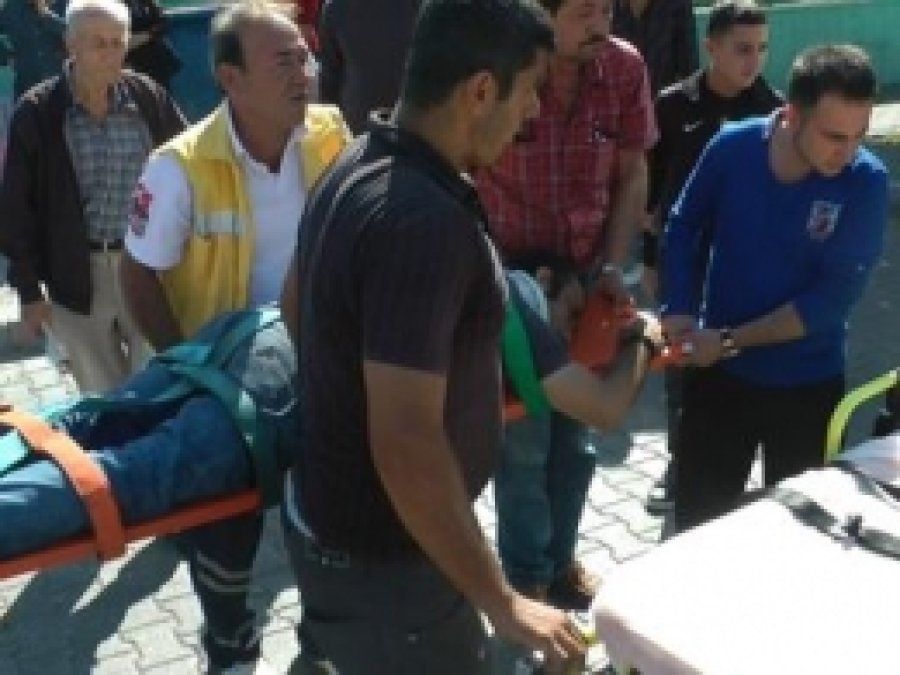 Motosiklet Bisiklete Çarptı: 2 Yaralı