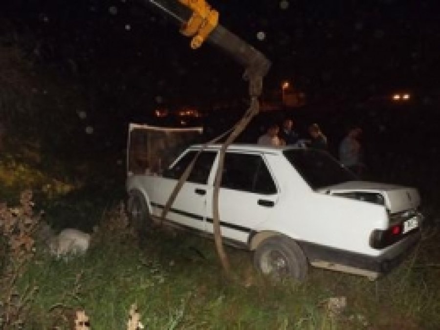 İskenderun'da Otomobil Kanala Uçtu: Bir Yaralı