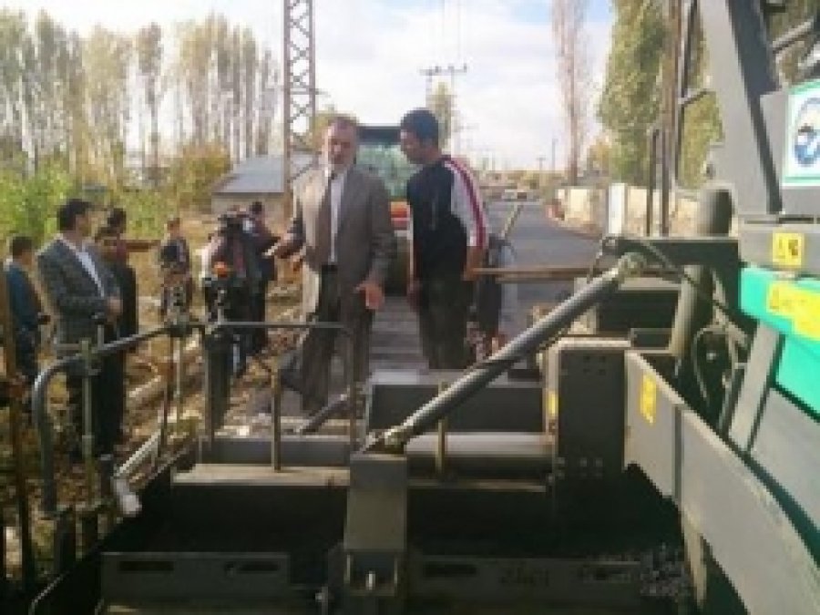 Erciş'te Asfaltlama Çalışmalarına Hız Verildi