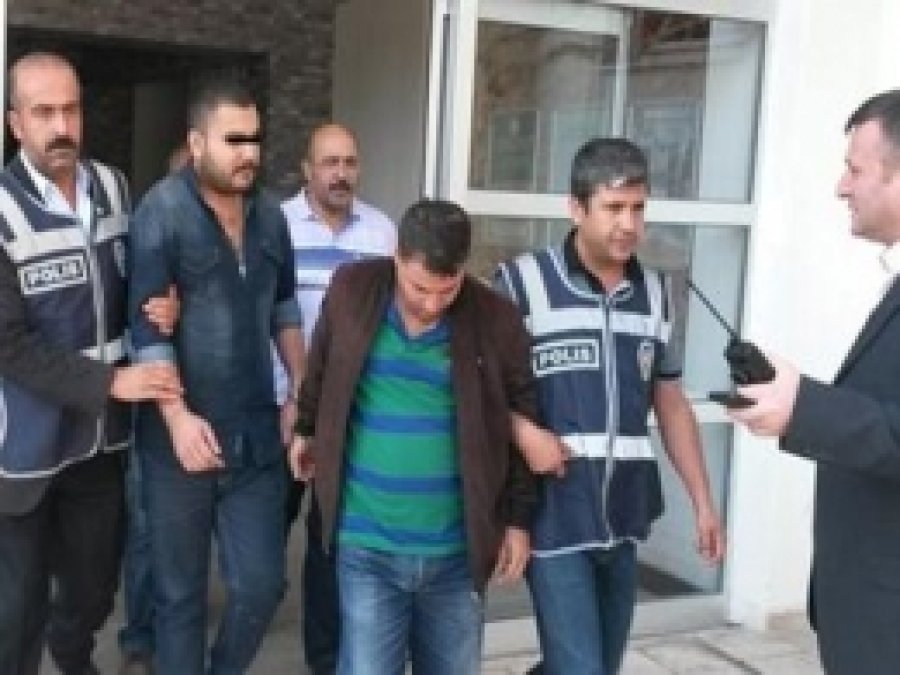Dolandırıcılık Şüphelisi 2 Kişi Adliyeye Sevk Edildi
