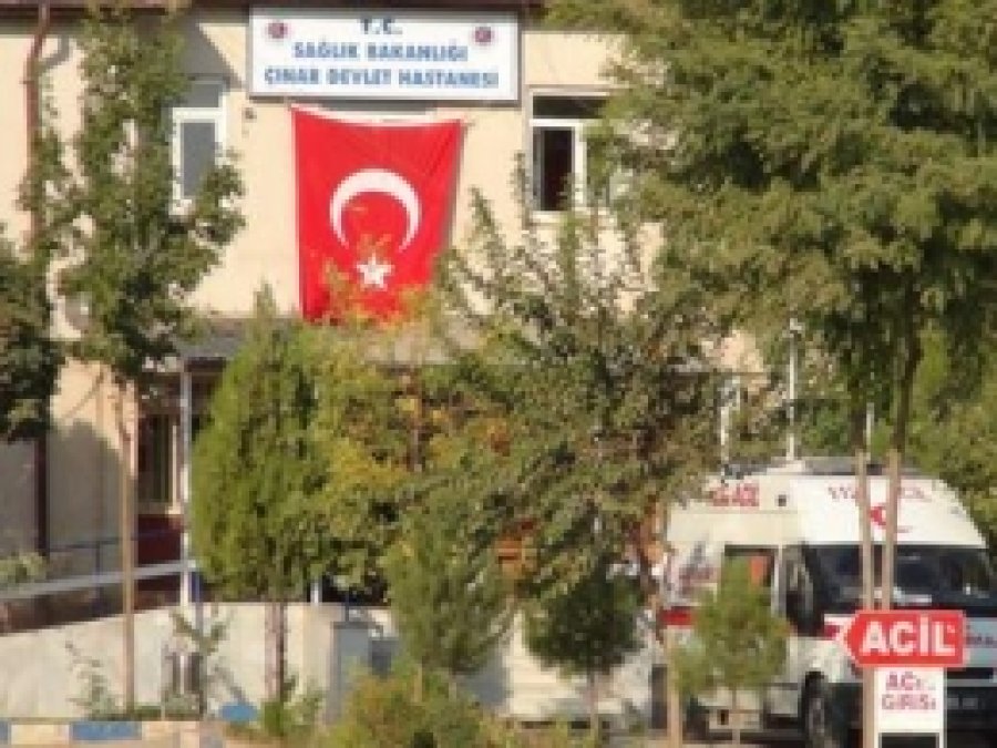 Çınar'da Vatandaşlar Hastanelere Akın Etti