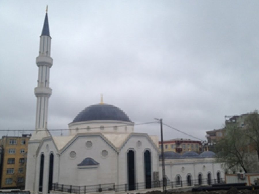 Madde Bağımlısı Genç, Camiyi Yaktı