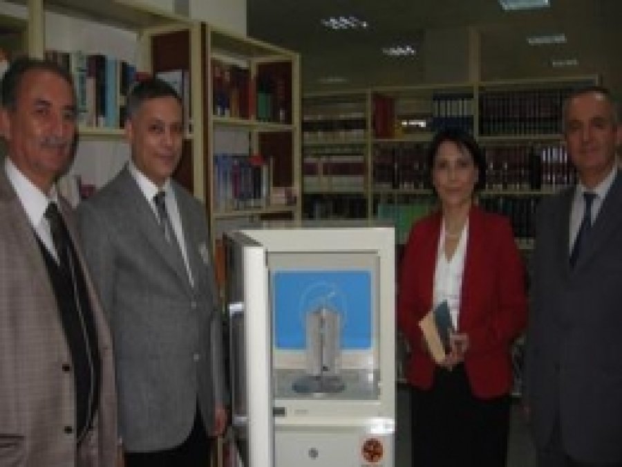 Celal Bayar'da Kitaplar Yıkanıyor